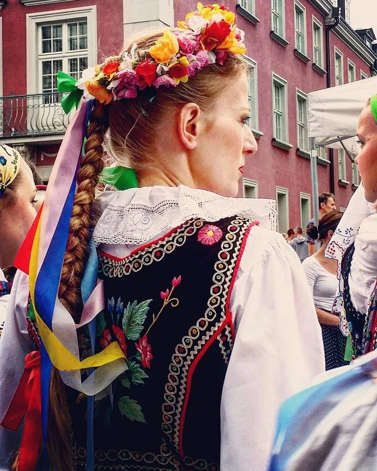 Polskie Korzenie na Broadwayu: Tancerze z Polski Podbijają Amerykańskie Sceny